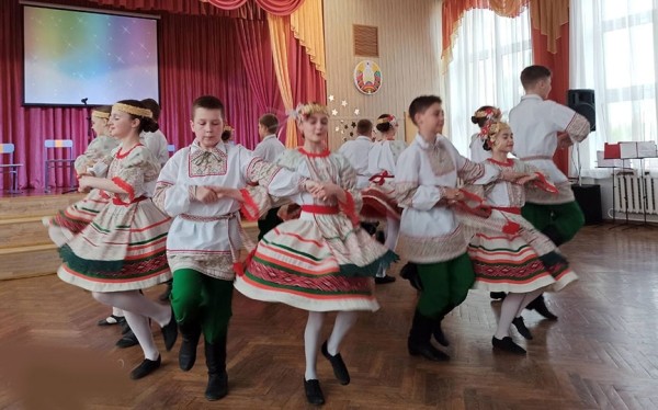 Музыкально-хореографической феерией завершили учебный год в барановичской школе Музыкально-хореографической феерией завершили учебный год в барановичской школе