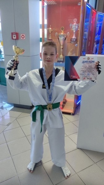 12 медалей привезли юные барановичские таэквондисты с республиканского турнира «Берестье 2022»