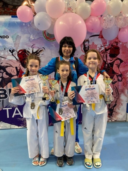 12 медалей привезли юные барановичские таэквондисты с республиканского турнира «Берестье 2022»