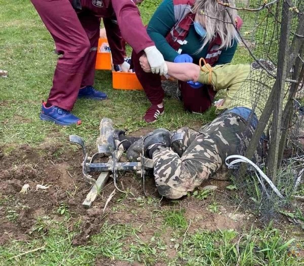 В Могилевском районе пенсионера зажало в мотокультиваторе В Могилевском районе пенсионера зажало в мотокультиваторе