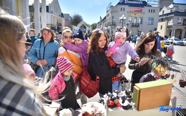 Фотофакт. Интерактивные площадки «Вечер поколений» в Барановичах ко Дню Победы