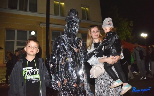 Живые скульптуры, ярмарки мастеров, интерактивные площадки: чем еще радует горожан «Барановичская весна» Живые скульптуры, ярмарки мастеров, интерактивные площадки: чем еще радует горожан «Барановичская весна»