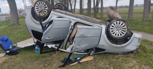 Водитель Lada создал аварийную ситуацию на Р-23 – в результате опрокинулся Ford с 5-летним ребенком Водитель Lada создал аварийную ситуацию на Р-23 – в результате опрокинулся Ford с 5-летним ребенком