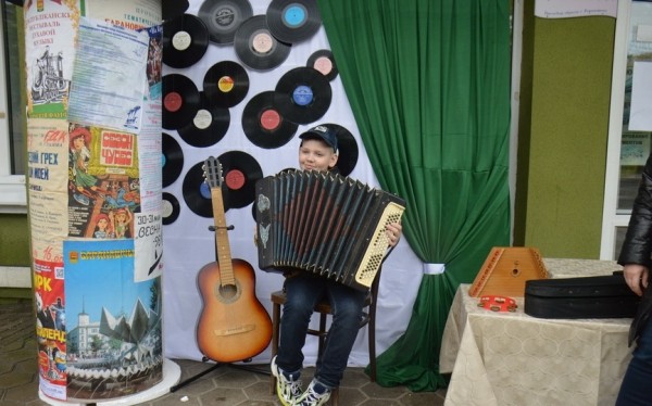Интерактивная библиотечная площадка «Музыка в каждом из нас» собрала горожан  Интерактивная библиотечная площадка «Музыка в каждом из нас» собрала горожан