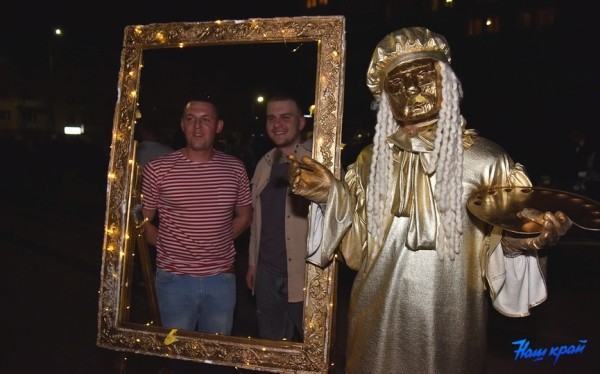 Живые скульптуры, ярмарки мастеров, интерактивные площадки: чем еще радует горожан «Барановичская весна» Живые скульптуры, ярмарки мастеров, интерактивные площадки: чем еще радует горожан «Барановичская весна»