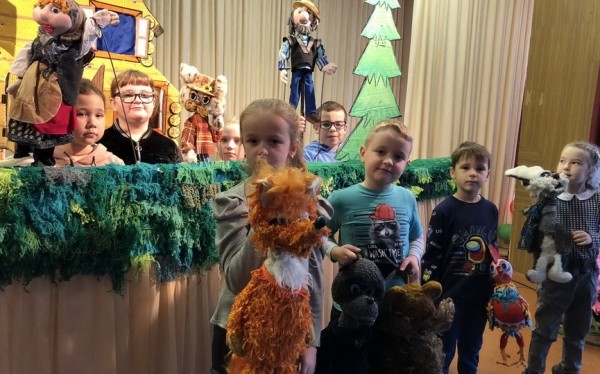 Необычный кукольный театр «Теремок» работает в гимназии № 3 г. Барановичи Необычный кукольный театр «Теремок» работает в гимназии № 3 г. Барановичи