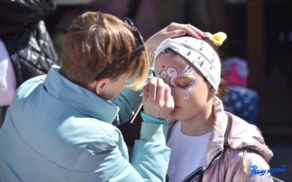 Фотофакт. Интерактивные площадки «Вечер поколений» в Барановичах ко Дню Победы