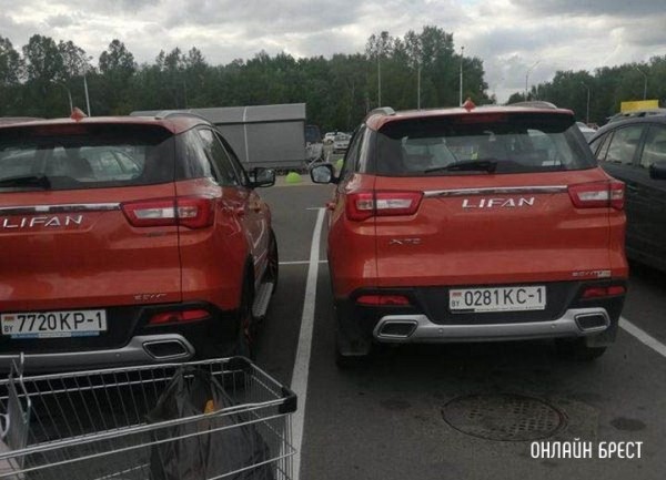 Читатель: Таких авто всего два в Бресте, но и они встретились :)
             
                Читатель: Таких авто всего два в Бресте, но и они встретились :)