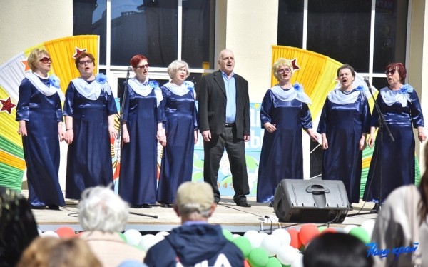 Фотофакт. Интерактивные площадки «Вечер поколений» в Барановичах ко Дню Победы