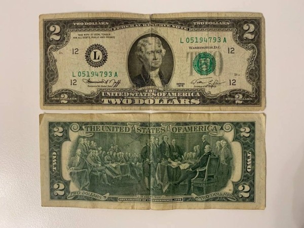 Ищем необычные доллары в кошельке. На этот раз — двойки, которые могут стоить десятки тысяч