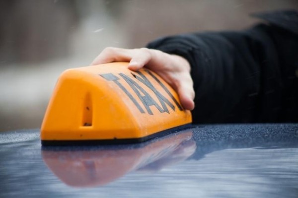 Парень обманывал таксистов: они возили ему продукты и оставались ни с чем