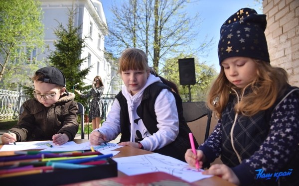 Фотофакт. Интерактивные площадки «Вечер поколений» в Барановичах ко Дню Победы
