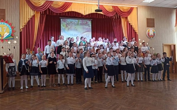 Музыкально-хореографической феерией завершили учебный год в барановичской школе Музыкально-хореографической феерией завершили учебный год в барановичской школе