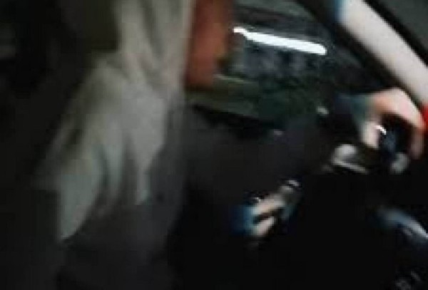 21-летний белорус показал прохожим голый зад из окна ехавшего авто. Что было дальше? 21-летний белорус показал прохожим голый зад из окна ехавшего авто. Что было дальше?