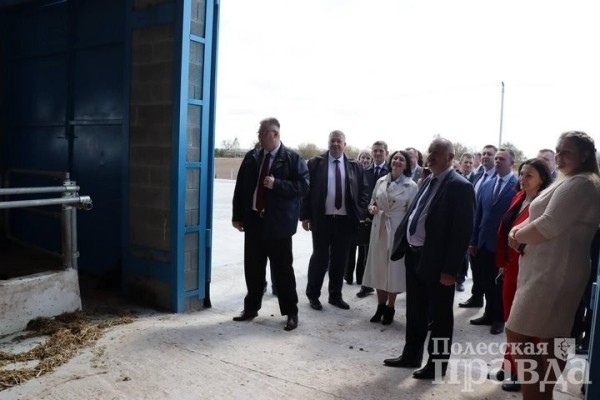 В Брестской области в Колодеевичах торжественно открыли новую молочно-товарную ферму В Брестской области в Колодеевичах торжественно открыли новую молочно-товарную ферму