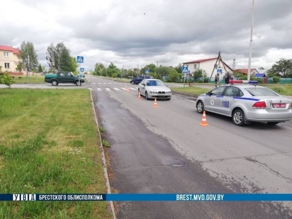 В Малорите водитель BMW сбил женщину