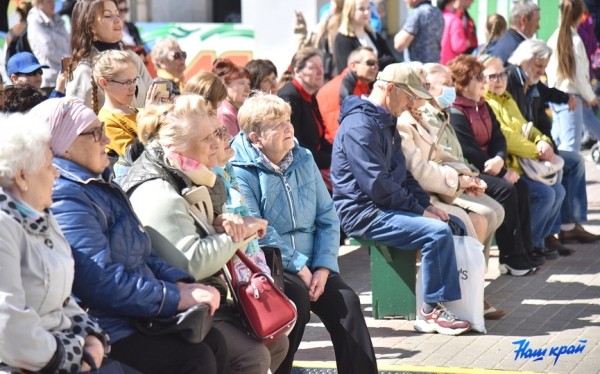 Фотофакт. Интерактивные площадки «Вечер поколений» в Барановичах ко Дню Победы