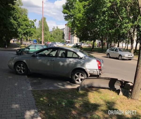 Читатель: В Бресте на Молодогвардейской неизвестные ударили две машины и скрылись с места ДТП
Читатель: В Бресте на Молодогвардейской неизвестные ударили две машины и скрылись с места ДТП