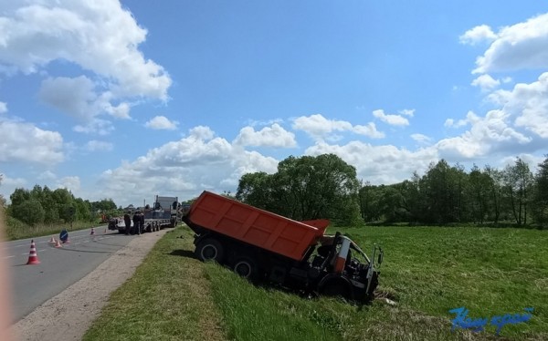 Фотофакт. Два грузовика столкнулись в Барановичском районе Фотофакт. Два грузовика столкнулись в Барановичском районе