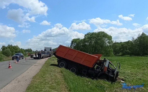 Фотофакт. Два грузовика столкнулись в Барановичском районе Фотофакт. Два грузовика столкнулись в Барановичском районе