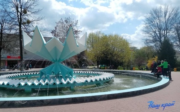 Фотофакт. В Барановичи пришла пора фонтанов