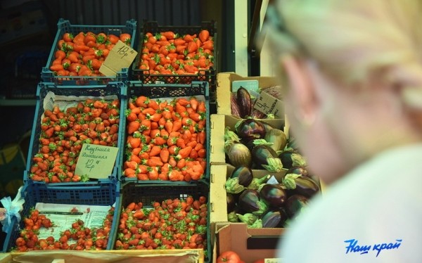  Фоторепортаж. Что продают на рынке в Барановичах и почем?