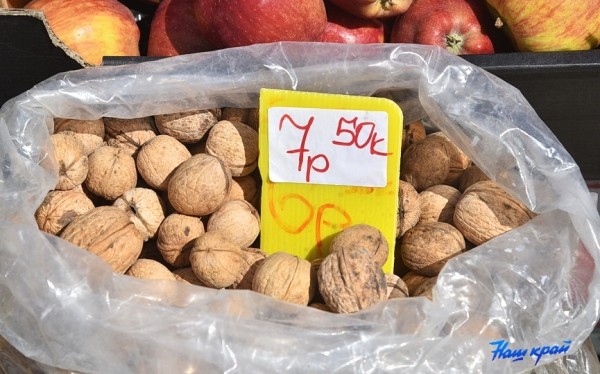  Фоторепортаж. Что продают на рынке в Барановичах и почем?