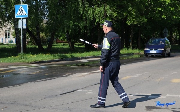 ГАИ и «НК» проверили, все ли водители в Барановичах включают ближний