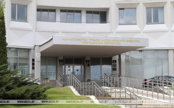 Гибкие условия для нанимателей и адресная помощь для работников. Костевич о новом проекте закона