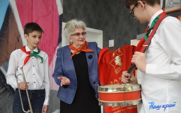 «И сердце забьется красным флажком…» О жизни, связанной с пионерией, рассказали жители Барановичского региона «И сердце забьется красным флажком…» О жизни, связанной с пионерией, рассказали жители Барановичского региона