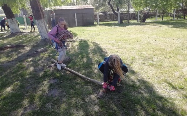 Юные туристы СШ № 14 стали лучшими в городских соревнованиях