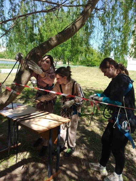 Юные туристы СШ № 14 стали лучшими в городских соревнованиях