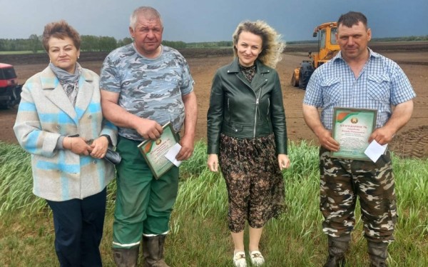 Лучших тружеников весенней посевной кампании чествует профсоюз АПК в Барановичском районе