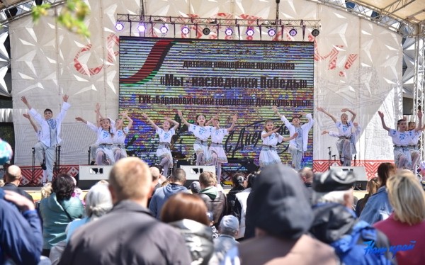 Праздничный концерт «9 мая – День Великой Победы» на главной сценической площадке Барановичей