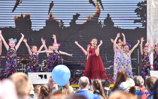 Праздничный концерт «9 мая – День Великой Победы» на главной сценической площадке Барановичей