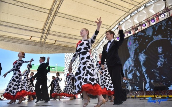 Праздничный концерт «9 мая – День Великой Победы» на главной сценической площадке Барановичей