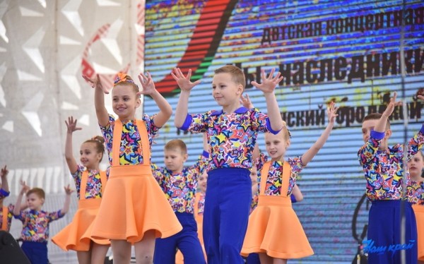 Праздничный концерт «9 мая – День Великой Победы» на главной сценической площадке Барановичей