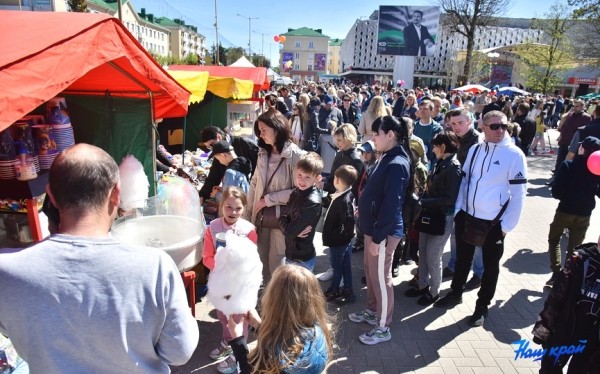 Праздничный концерт «9 мая – День Великой Победы» на главной сценической площадке Барановичей