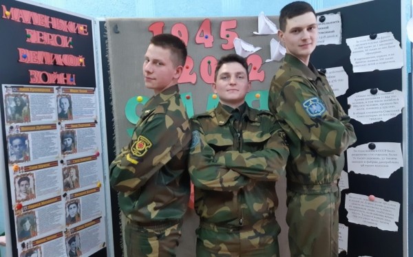 Совместная акция учащихся и военнослужащих прошла в СШ № 7 Барановичей Совместная акция учащихся и военнослужащих прошла в СШ № 7 Барановичей