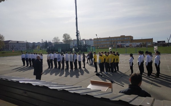 Ученики на время стали солдатами-срочниками: в Барановичах состоялась игра «Орлёнок» Ученики на время стали солдатами-срочниками: в Барановичах состоялась игра «Орлёнок»