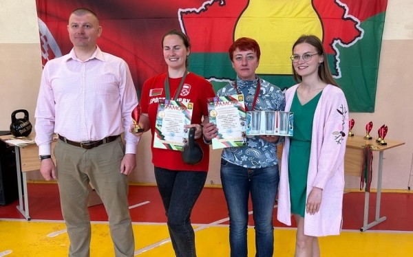 В Барановичах гиревики сражались за кубок &laquo;Победы&raquo;