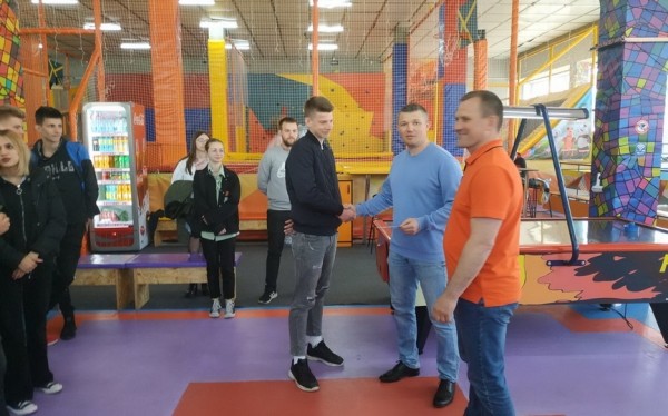 В Барановичах наградили ребят, которые приняли участие в военно-патриотической игре «Орленок» В Барановичах наградили ребят, которые приняли участие в военно-патриотической игре «Орленок»