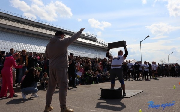 В Барановичах состоялся турнир по силовому экстриму. Фоторепортаж