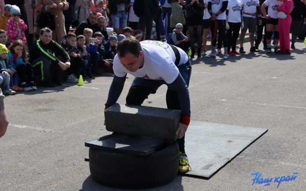 В Барановичах состоялся турнир по силовому экстриму. Фоторепортаж