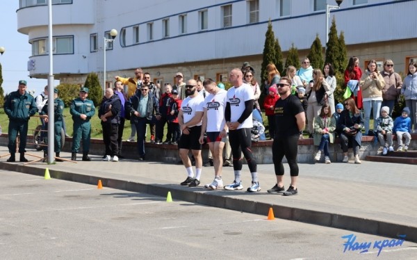 В Барановичах состоялся турнир по силовому экстриму. Фоторепортаж