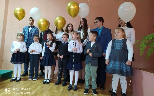 В Барановичском районе для выпускников прозвенел последний звонок В Барановичском районе для выпускников прозвенел последний звонок