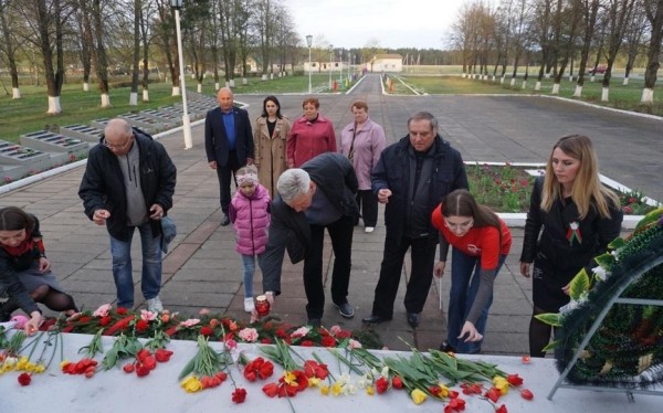 В Барановичском районе прошла акция «Зажги огонь в своем сердце» В Барановичском районе прошла акция «Зажги огонь в своем сердце»