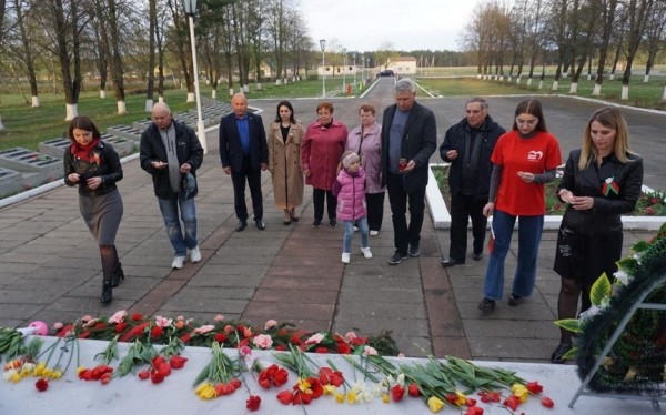 В Барановичском районе прошла акция «Зажги огонь в своем сердце» В Барановичском районе прошла акция «Зажги огонь в своем сердце»