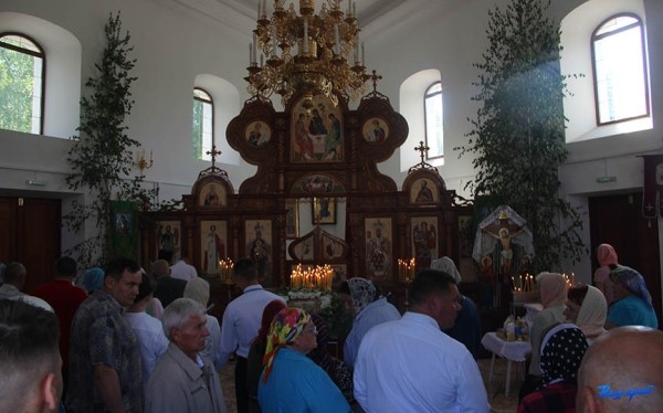 Торжественное богослужение в честь праздника Святой Троицы состоялось в уникальном храме Барановичского района