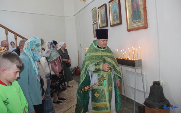 Торжественное богослужение в честь праздника Святой Троицы состоялось в уникальном храме Барановичского района